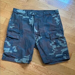 Levi’s Camouflage Cargo Men Shorts